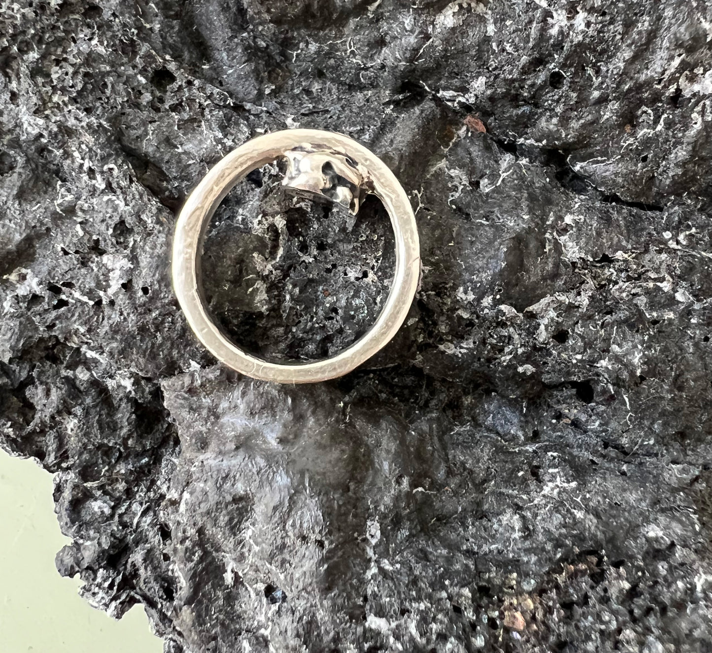 Hidden ring